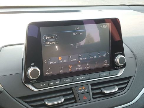 Used 2025 Nissan Altima 2.5 S image 18