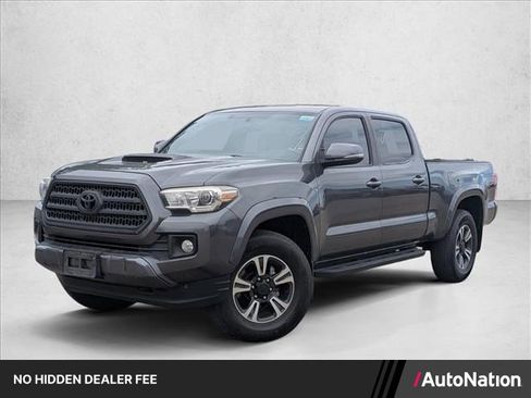 Used 2017 Toyota Tacoma TRD Sport AWD/4WD image 1