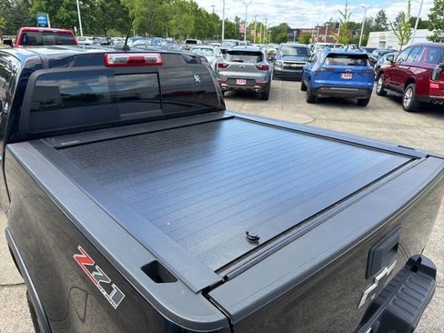 Used 2015 Chevrolet Colorado Z71 AWD/4WD image 12
