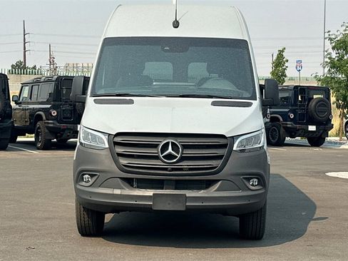 Used 2024 Mercedes-Benz Sprinter 2500 image 8