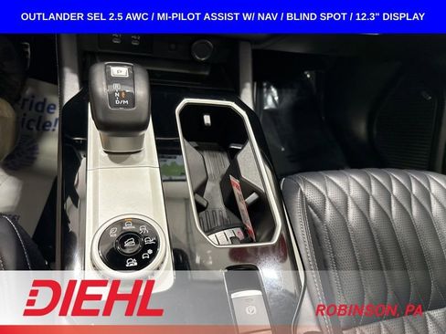 Used 2025 Mitsubishi Outlander SEL AWD/4WD image 38