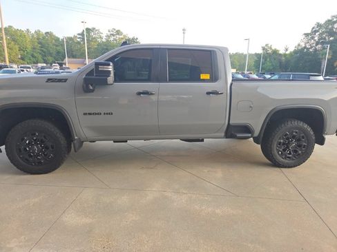 Used 2024 Chevrolet Silverado 2500 LT w/ Z71 Sport Edition AWD/4WD image 3