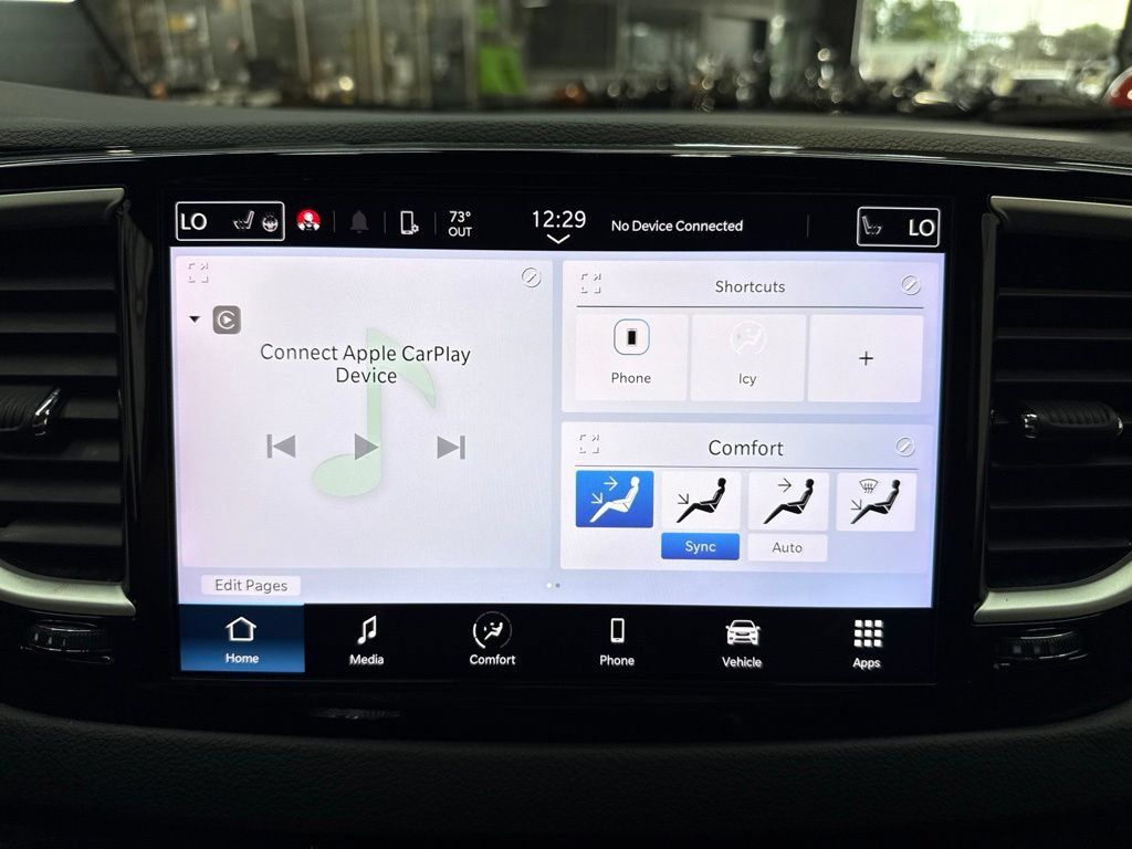 Used 2024 Chrysler Pacifica Touring-L FWD image 23