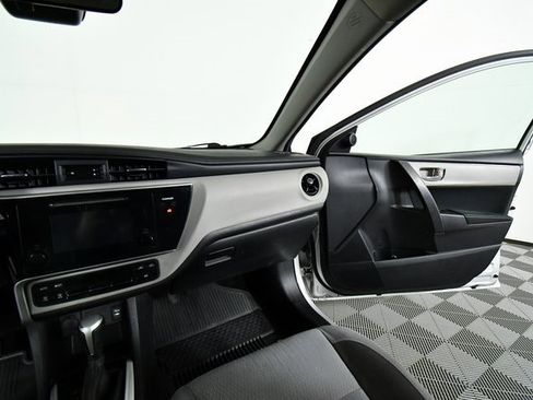 Used 2017 Toyota Corolla L image 20