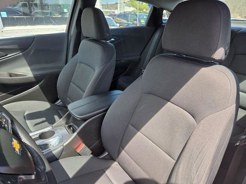 Used 2016 Chevrolet Malibu LT FWD image 11