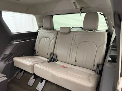 Used 2021 Ford Expedition Limited w/ Equipment Group 302A AWD/4WD image 33