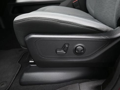Used 2025 RAM 1500 Big Horn AWD/4WD image 19