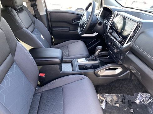 New 2025 Nissan Frontier SV w/ SV Convenience Package image 12