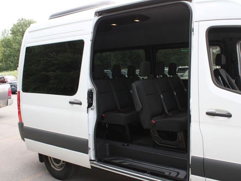 Used 2025 Mercedes-Benz Sprinter 2500 image 10