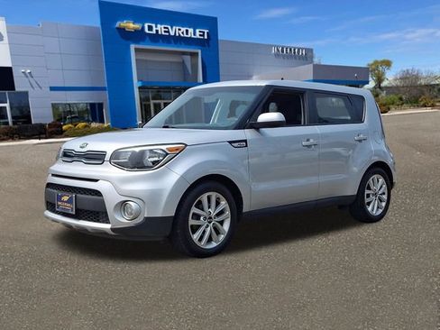 Used 2018 Kia Soul + FWD image 28