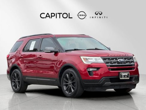 Used 2018 Ford Explorer XLT w/ Equipment Group 202A image 7