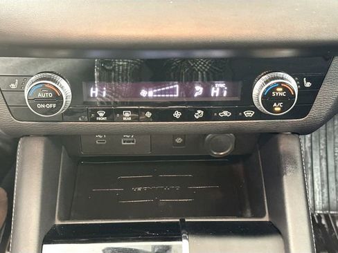 Used 2024 Mitsubishi Outlander SE image 14