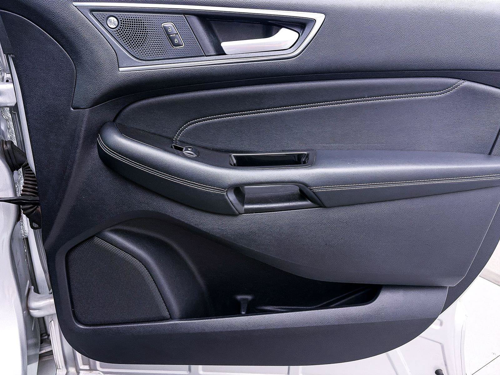 Used 2019 Ford Edge Titanium FWD image 34