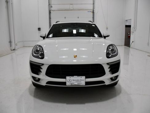 Used 2018 Porsche Macan AWD/4WD image 2