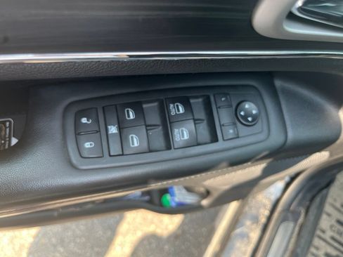 Used 2020 Jeep Grand Cherokee Limited w/ Trailer Tow Group IV AWD/4WD image 17