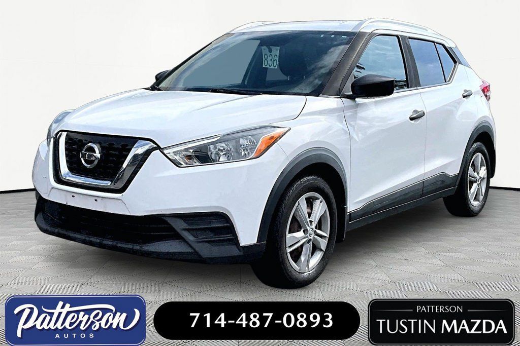 Used 2019 Nissan Kicks S FWD image 1