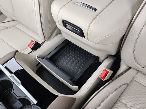 New 2026 GMC Yukon Denali w/ Denali Reserve Package AWD/4WD image 40