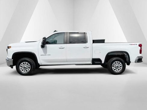 Used 2023 Chevrolet Silverado 2500 LT AWD/4WD image 4