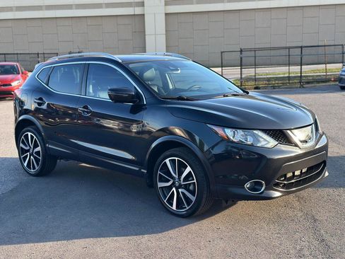 Used 2017 Nissan Rogue Sport SL w/ SL Premium Package image 2