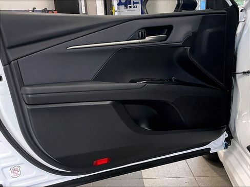 Certified 2025 Toyota Camry SE FWD image 9