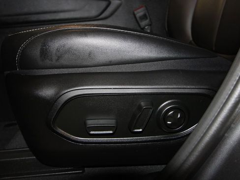 Used 2025 Jeep Grand Cherokee L Limited w/ Black Appearance Package image 7