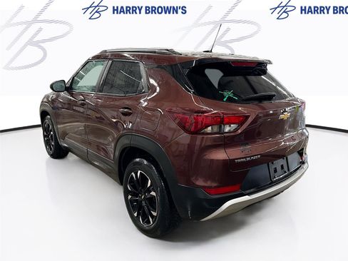 Used 2022 Chevrolet TrailBlazer LT image 2