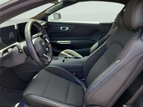 Used 2024 Ford Mustang Convertible RWD image 17