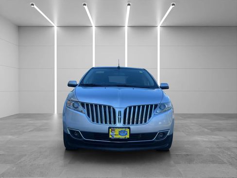 Used 2012 Lincoln MKX AWD image 2