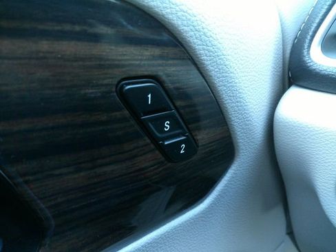 Used 2023 Chrysler Pacifica Limited image 20