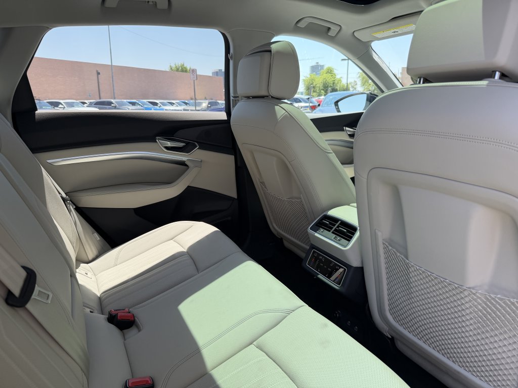 Used 2024 Audi Q8 e-tron Premium Plus w/ Premium Plus Package AWD/4WD image 44