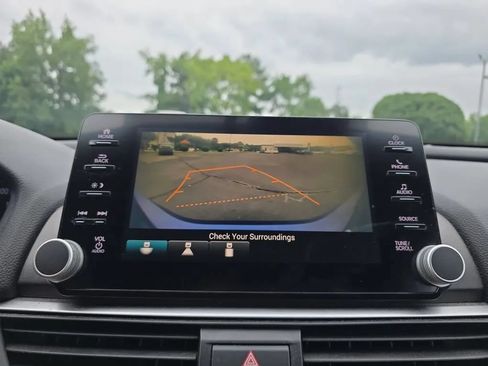 Used 2018 Honda Accord Sport image 28
