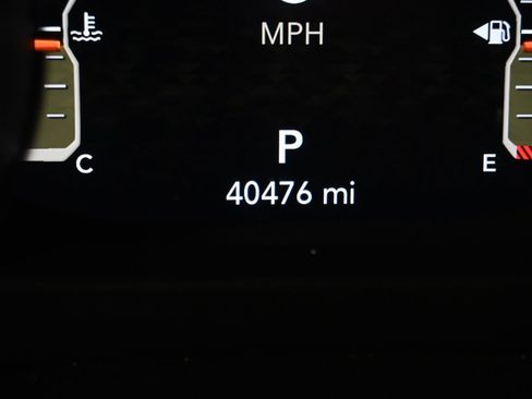 Used 2023 Jeep Wrangler Unlimited Sport image 27