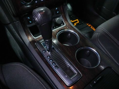 Used 2015 Chevrolet Traverse LT image 17