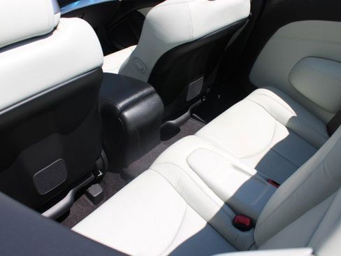 Used 2014 INFINITI Q60 Convertible w/ Premium Package RWD image 34