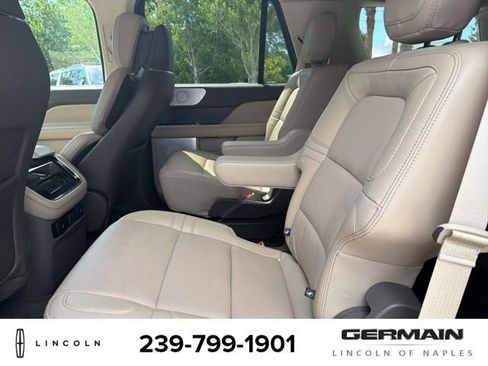 Used 2024 Lincoln Navigator Reserve AWD/4WD image 13