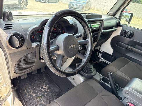 Used 2009 Jeep Wrangler X AWD/4WD image 10