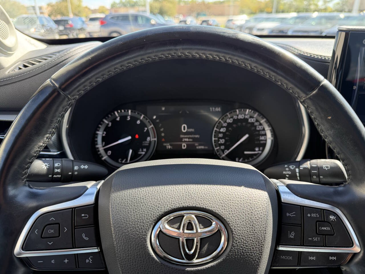 Used 2021 Toyota Highlander Limited AWD/4WD image 8