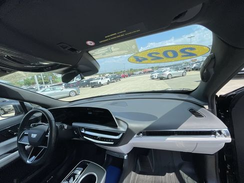 Used 2024 Cadillac Lyriq Luxury RWD image 30