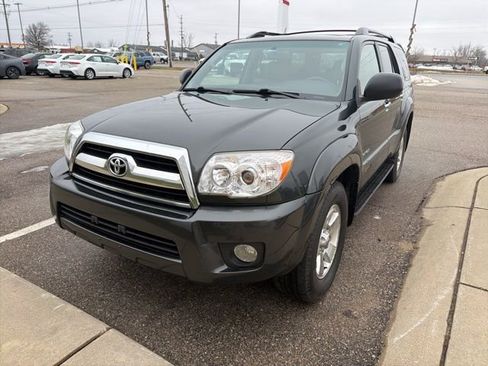 Used 2008 Toyota 4Runner SR5 image 3