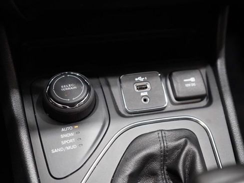 Used 2022 Jeep Cherokee Latitude Lux image 30