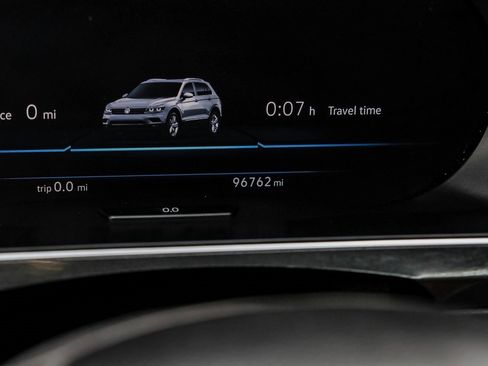 Used 2019 Volkswagen Tiguan SEL R-Line w/ 3rd Row Seat Package image 27