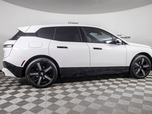 Used 2024 BMW iX xDrive50 w/ Sport Package AWD/4WD image 4