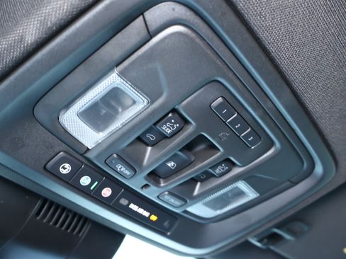 Used 2022 Chevrolet Silverado 1500 High Country w/ High Country Premium Package AWD/4WD image 25