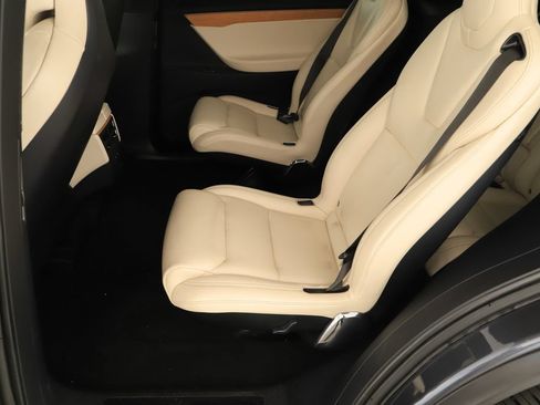 Used 2019 Tesla Model X AWD/4WD image 27
