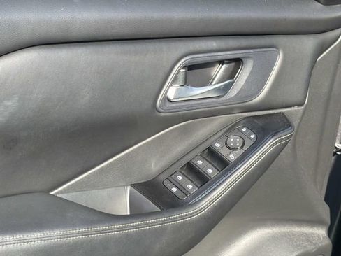Used 2024 Nissan Rogue SV AWD/4WD image 17