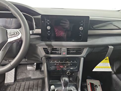 New 2026 Volkswagen Taos SE AWD/4WD image 17