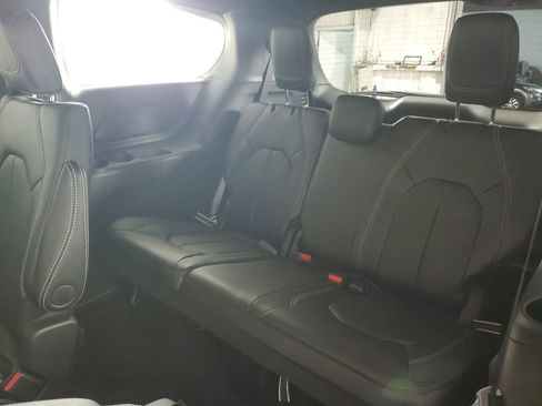 New 2026 Chrysler Pacifica Select image 14