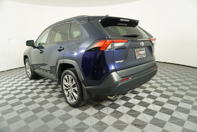 Used 2021 Toyota RAV4 XLE Premium FWD image 5