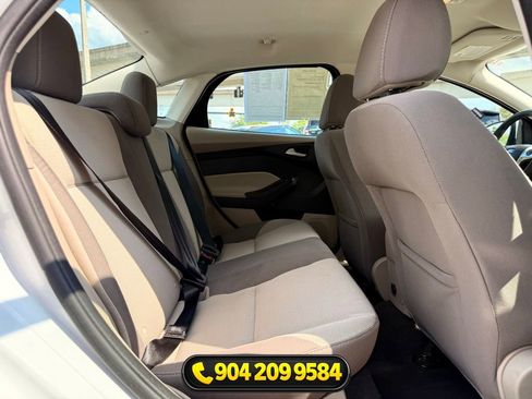 Used 2014 Ford Focus SE FWD image 29