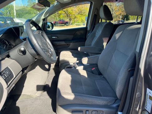 Used 2016 Honda Odyssey SE image 16